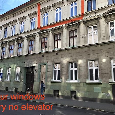 Perfect Location,Newly Decorated Modern, Large Place 60 M2, Really Quiet So You Can Have A Good Night Sleep, Ac, Netflix, Smart Tv, High-Speed Internet, World Famous New York Cafe Only 10 Minutes Walk Budapest Ngoại thất bức ảnh