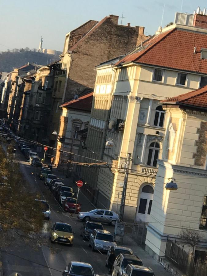 Perfect Location,Newly Decorated Modern, Large Place 60 M2, Really Quiet So You Can Have A Good Night Sleep, Ac, Netflix, Smart Tv, High-Speed Internet, World Famous New York Cafe Only 10 Minutes Walk Budapest Ngoại thất bức ảnh