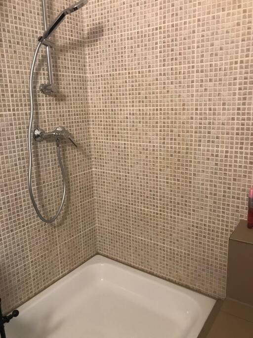 Perfect Location,Newly Decorated Modern, Large Place 60 M2, Really Quiet So You Can Have A Good Night Sleep, Ac, Netflix, Smart Tv, High-Speed Internet, World Famous New York Cafe Only 10 Minutes Walk Budapest Ngoại thất bức ảnh
