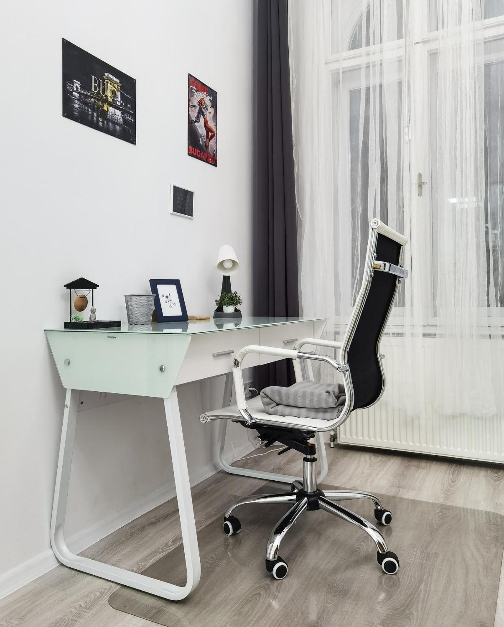 Perfect Location,Newly Decorated Modern, Large Place 60 M2, Really Quiet So You Can Have A Good Night Sleep, Ac, Netflix, Smart Tv, High-Speed Internet, World Famous New York Cafe Only 10 Minutes Walk Budapest Ngoại thất bức ảnh