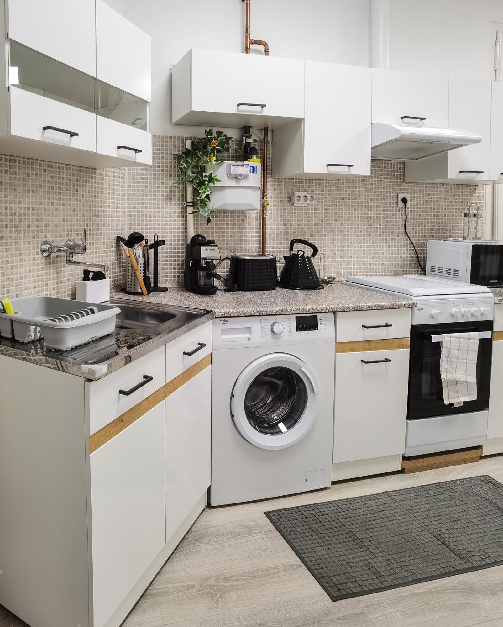 Perfect Location,Newly Decorated Modern, Large Place 60 M2, Really Quiet So You Can Have A Good Night Sleep, Ac, Netflix, Smart Tv, High-Speed Internet, World Famous New York Cafe Only 10 Minutes Walk Budapest Ngoại thất bức ảnh