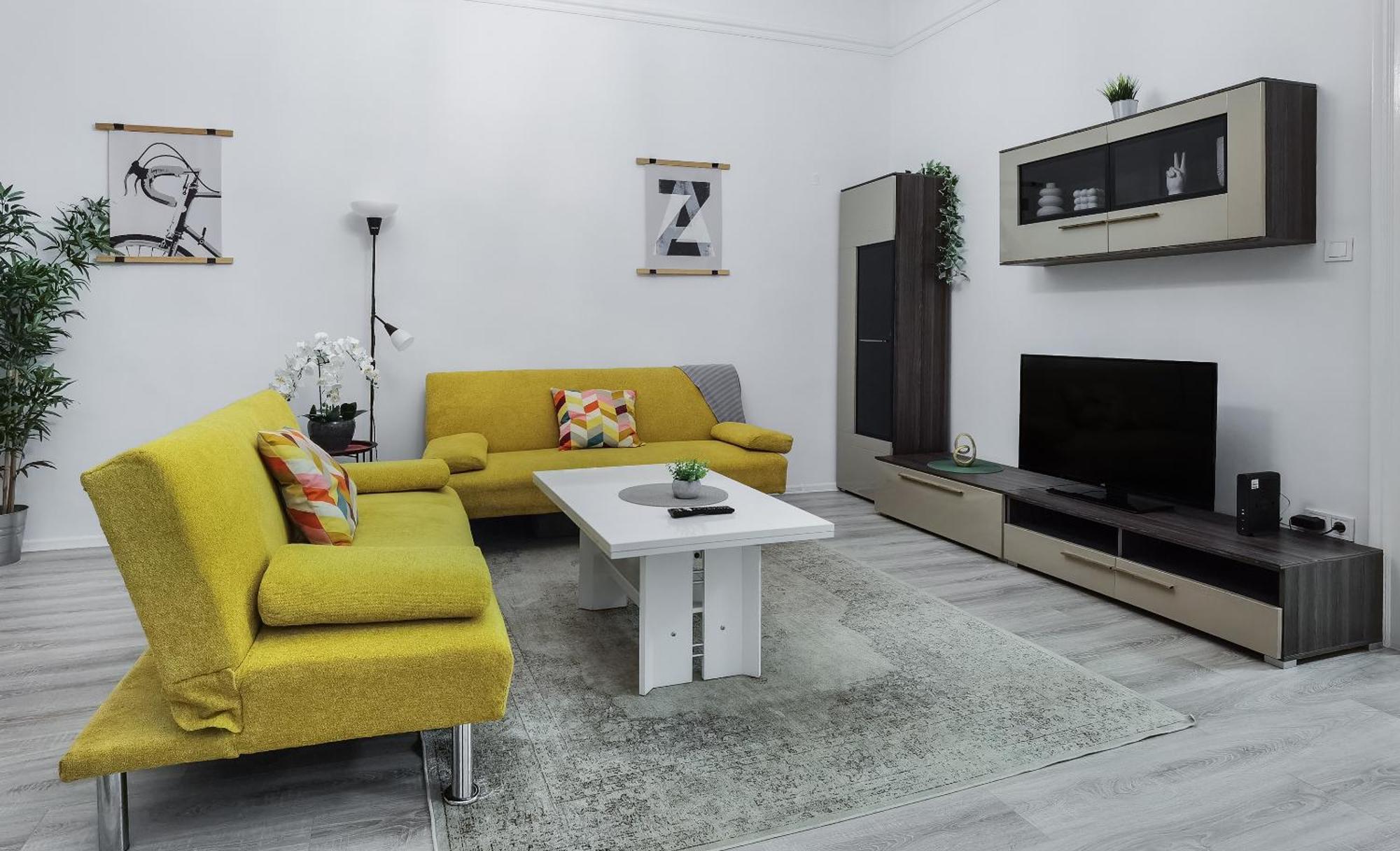 Perfect Location,Newly Decorated Modern, Large Place 60 M2, Really Quiet So You Can Have A Good Night Sleep, Ac, Netflix, Smart Tv, High-Speed Internet, World Famous New York Cafe Only 10 Minutes Walk Budapest Ngoại thất bức ảnh