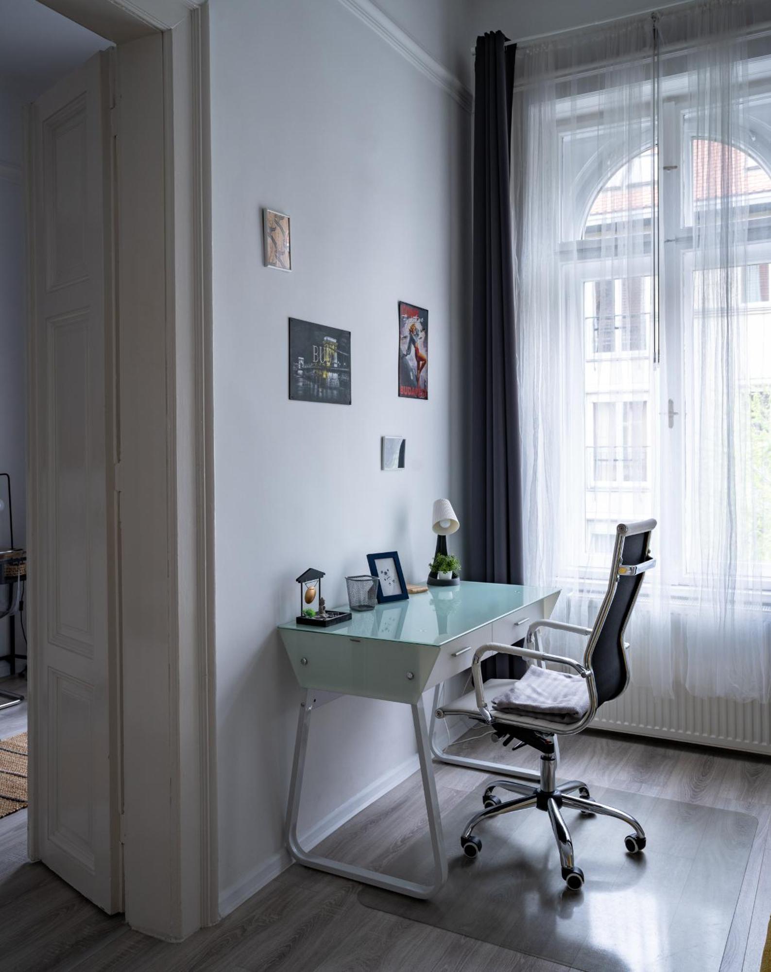 Perfect Location,Newly Decorated Modern, Large Place 60 M2, Really Quiet So You Can Have A Good Night Sleep, Ac, Netflix, Smart Tv, High-Speed Internet, World Famous New York Cafe Only 10 Minutes Walk Budapest Ngoại thất bức ảnh