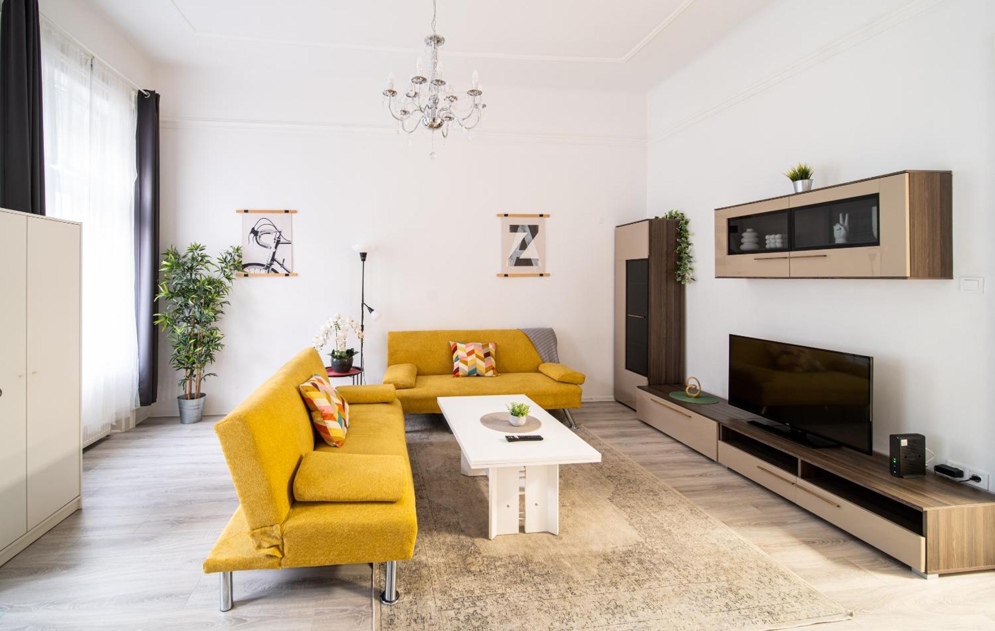 Perfect Location,Newly Decorated Modern, Large Place 60 M2, Really Quiet So You Can Have A Good Night Sleep, Ac, Netflix, Smart Tv, High-Speed Internet, World Famous New York Cafe Only 10 Minutes Walk Budapest Ngoại thất bức ảnh