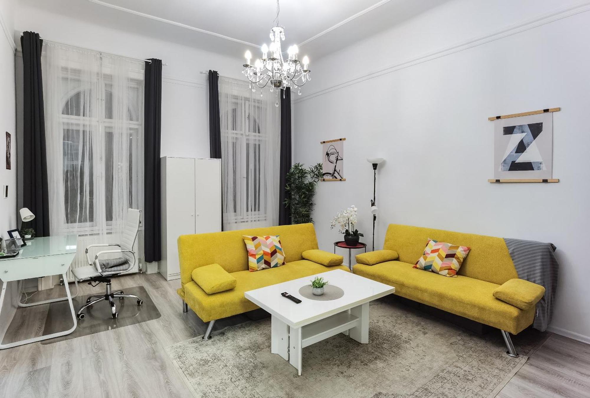Perfect Location,Newly Decorated Modern, Large Place 60 M2, Really Quiet So You Can Have A Good Night Sleep, Ac, Netflix, Smart Tv, High-Speed Internet, World Famous New York Cafe Only 10 Minutes Walk Budapest Ngoại thất bức ảnh