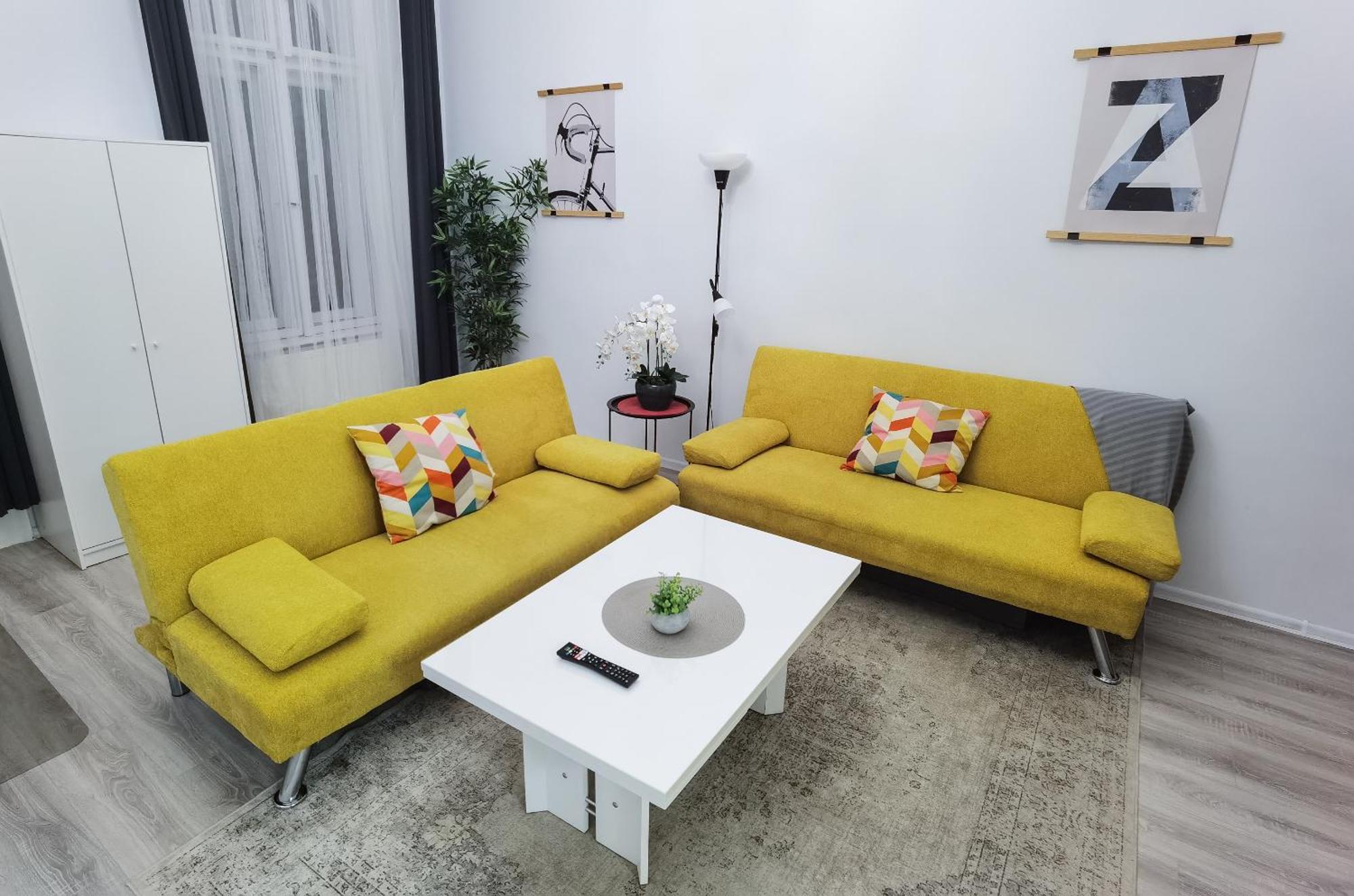 Perfect Location,Newly Decorated Modern, Large Place 60 M2, Really Quiet So You Can Have A Good Night Sleep, Ac, Netflix, Smart Tv, High-Speed Internet, World Famous New York Cafe Only 10 Minutes Walk Budapest Ngoại thất bức ảnh