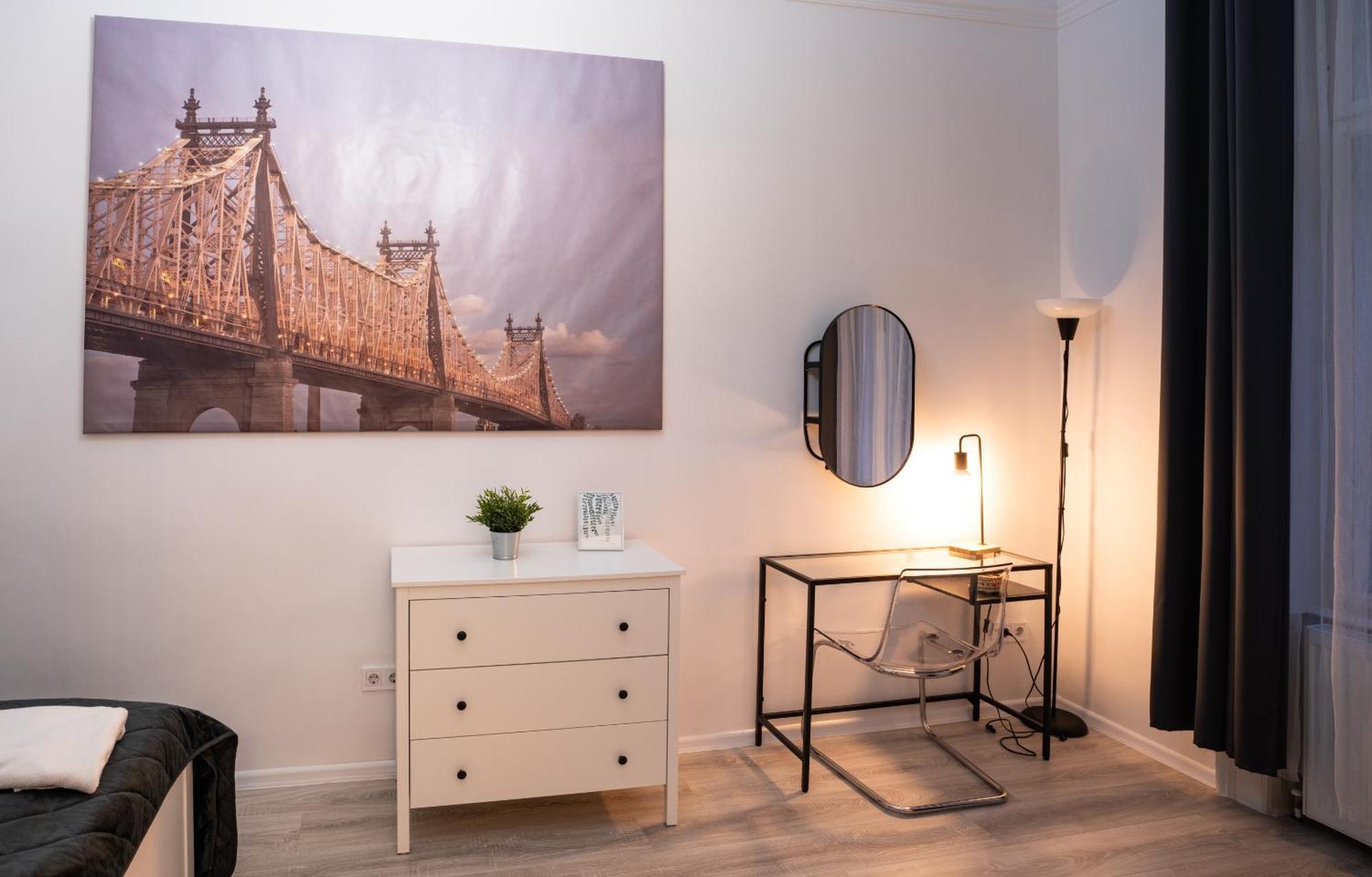 Perfect Location,Newly Decorated Modern, Large Place 60 M2, Really Quiet So You Can Have A Good Night Sleep, Ac, Netflix, Smart Tv, High-Speed Internet, World Famous New York Cafe Only 10 Minutes Walk Budapest Ngoại thất bức ảnh