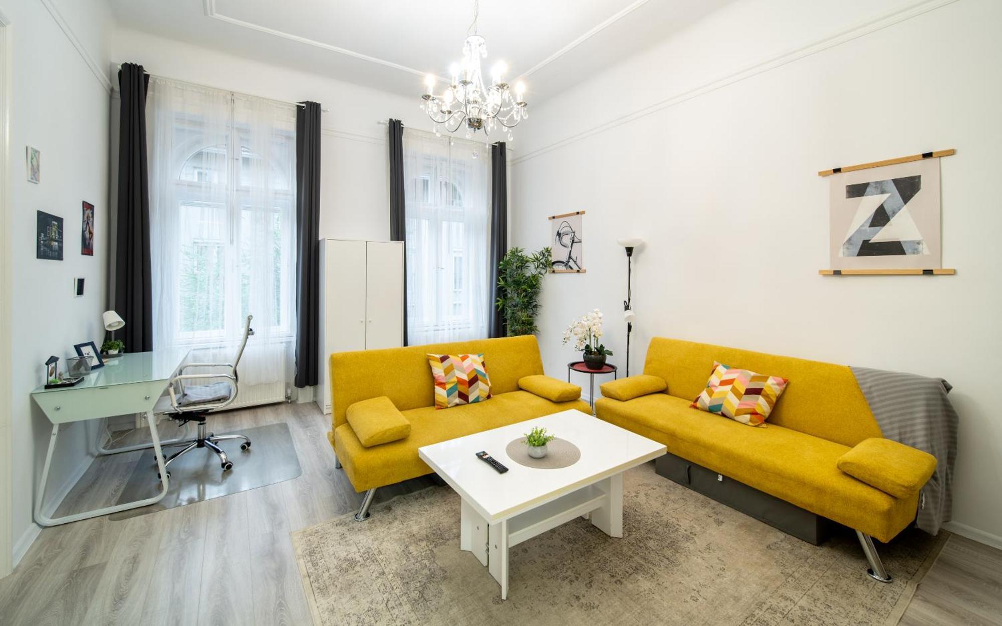 Perfect Location,Newly Decorated Modern, Large Place 60 M2, Really Quiet So You Can Have A Good Night Sleep, Ac, Netflix, Smart Tv, High-Speed Internet, World Famous New York Cafe Only 10 Minutes Walk Budapest Ngoại thất bức ảnh